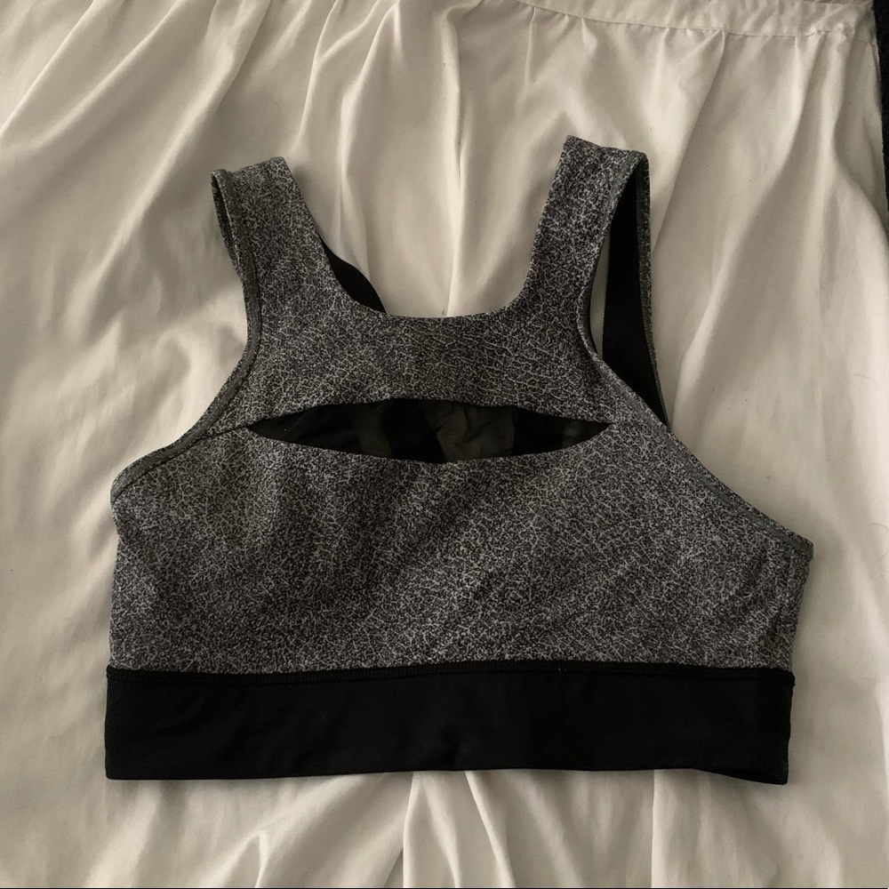 Lululemon black & white bra